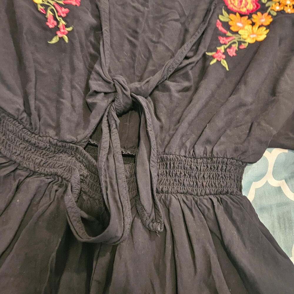 Forever 21 Black Floral Embroidered Romper Tie Front Boho Festival Small - Picture 3 of 8